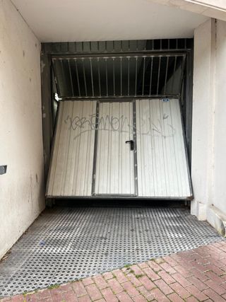 Plaza de garaje en calle José María de Pereda