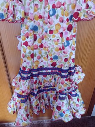Vendo traje de flamenca de flores/tulipanes