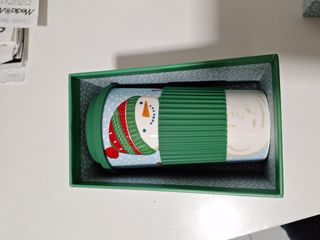 Vaso de cerámica con tapa de silicona