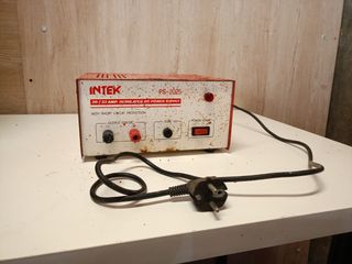 Cargador de baterías de 12 v