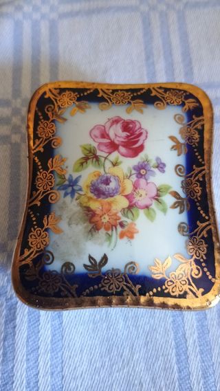 Scatola vintage in ceramica 