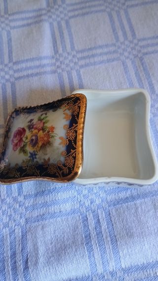 Scatola vintage in ceramica 