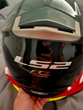 Chaqueta y casco moto para mujer