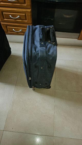 Maleta mediana EASYGO negra