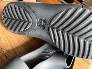 zapatillas chanclas CROCS