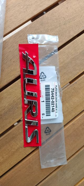 Anagrama logo TOYOTA y AURIS