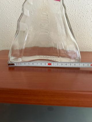 Bottiglia antica triangolare vintage