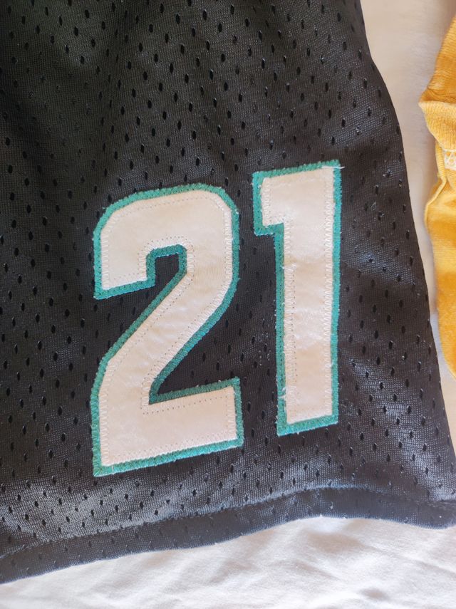 Pantalon baloncesto llamas