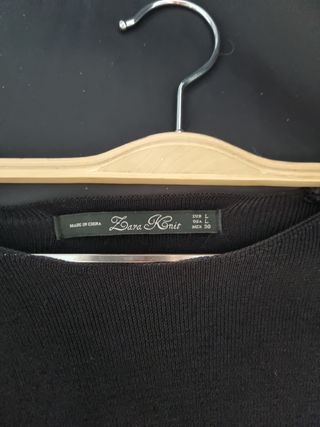 Vestido negro de punto. Talla L de Zara