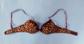 Lote 5 sujetadores Oysho. Talla 85B