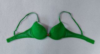 Lote 5 sujetadores Oysho. Talla 85B