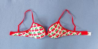 Lote 5 sujetadores Oysho. Talla 85B