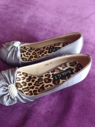 Zapatos fiesta grises Linda Gy - 35.
