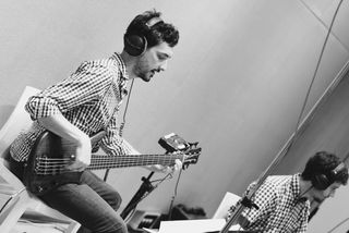 Clases de Bajo, Guitarra y música en Barcelona