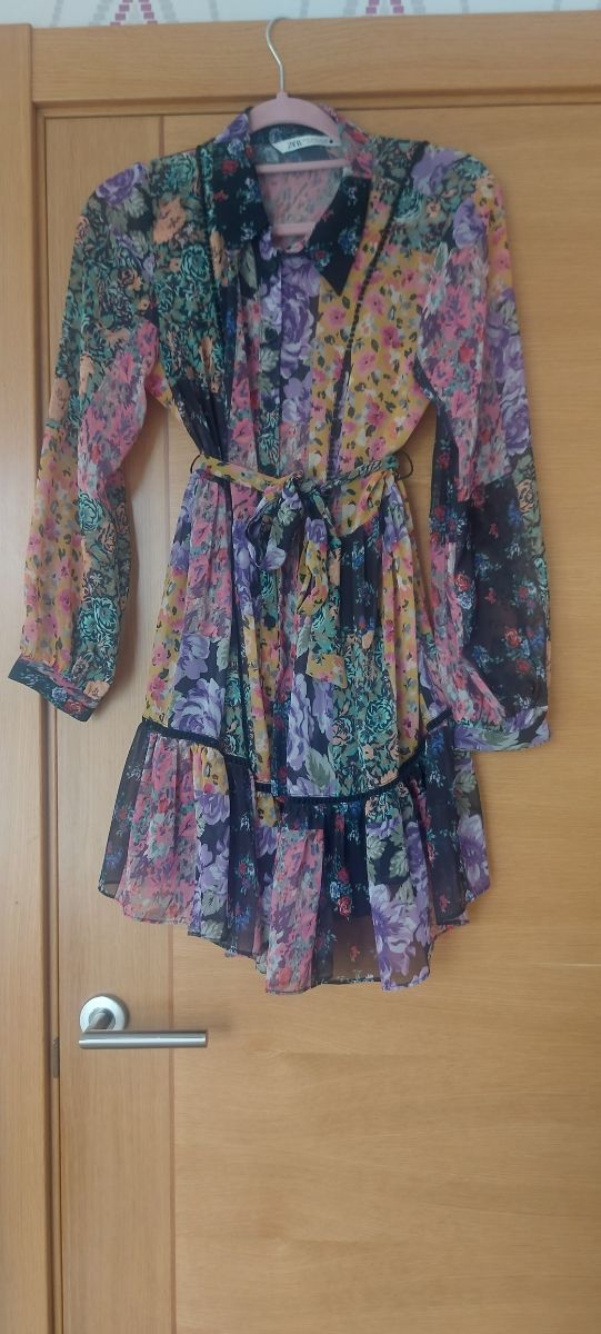 Vestido corto estampado Zara