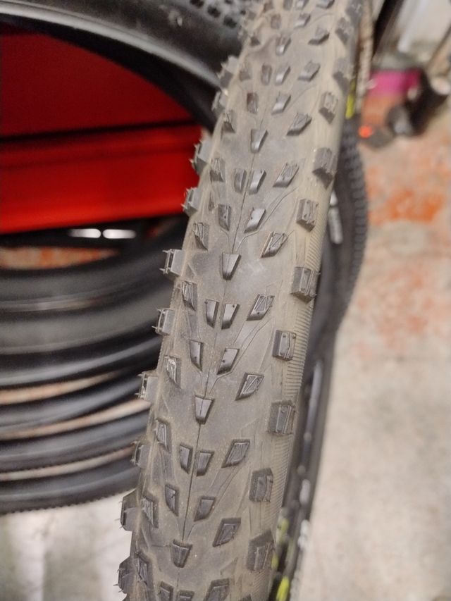 Cubierta  Michelin Force XC 27.5x2.10