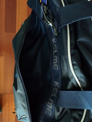 Bolsa deportiva Villarreal CF, marca Kelme.