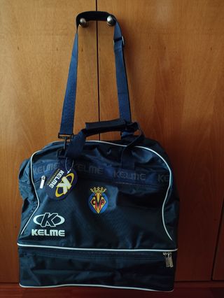 Bolsa deportiva Villarreal CF, marca Kelme.
