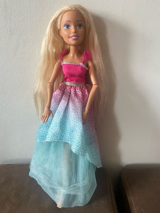 Muñeca Barbie grande Con melena de segunda mano por