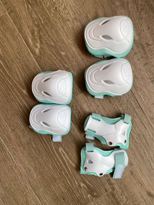 Protecciones patines niña Decathlon
talla S 