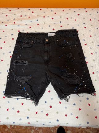 Bermuda Vaquera Negra con manchas
Como nueva 