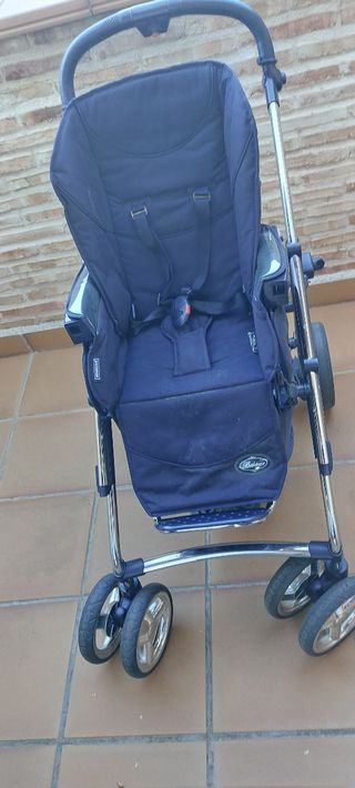 Carrito con silla marca bebecar.