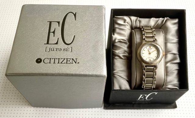 Reloj Citizen EC Titanio