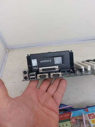 PLACA BASE DE ORDENADOR ANTIGUO 