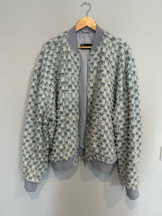 Chaqueta bomber vaquera extragrande con patrón de cuadros dameros de ASOS DESIGN