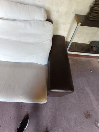 Sofá 4 plazas beige y marrón