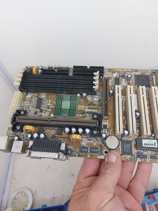 PLACA BASE DE ORDENADOR ANTIGUO 