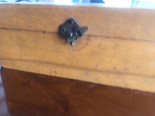 Imprenta antigua con tipos de metal