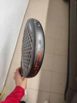 Pala NOX AT2 CON FUNDA INCLUIDA