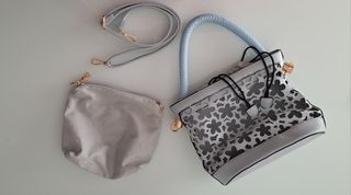 Bolso celeste-bandolera