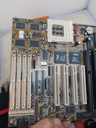 PLACA BASE DE ORDENADOR ANTIGUO 