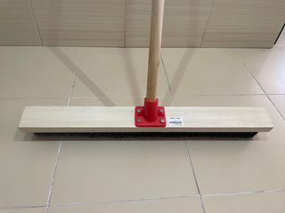 Cepillo barredor nuevo