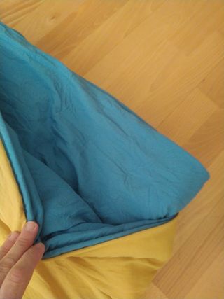 Edredón reversible azul y ocre marca Belford
