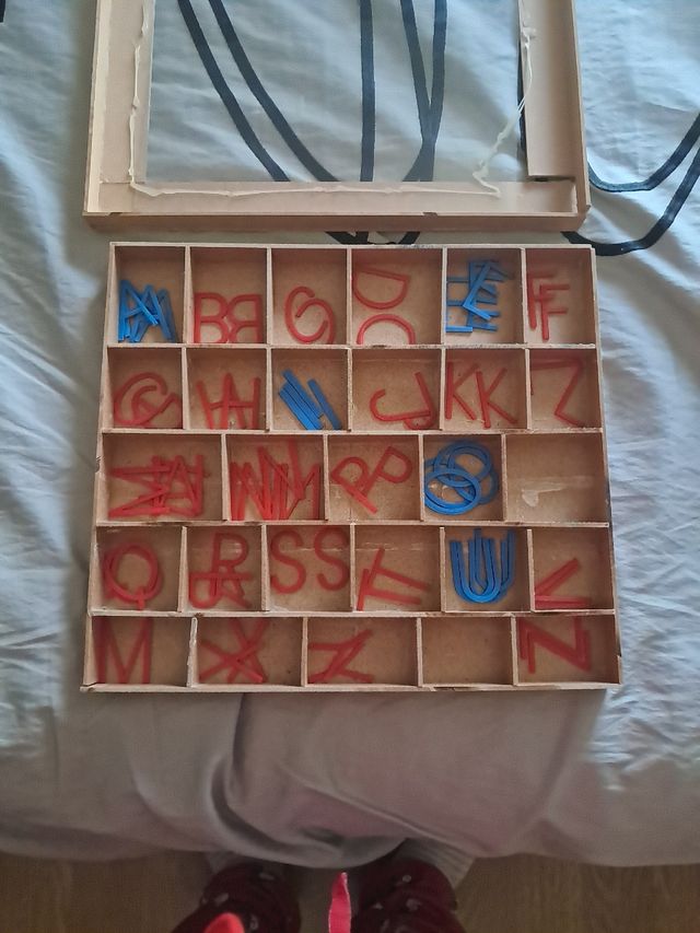 Letras móviles Montessori: Rojo y Azul