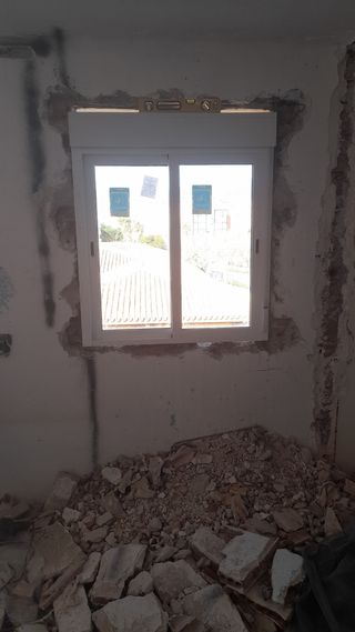 Reformas AMK:  Albañilería y Pintura