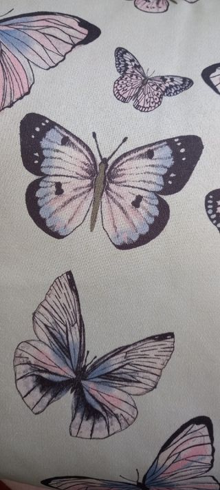 Cojín 2 caras:Relleno+funda Mariposas-Blanco