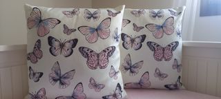 Cojín 2 caras:Relleno+funda Mariposas-Blanco