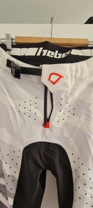 Pantalón Hebo Scratch