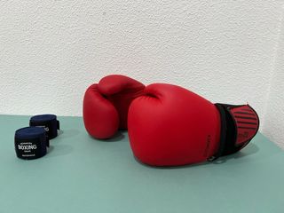 Guantes y vendas de boxeo