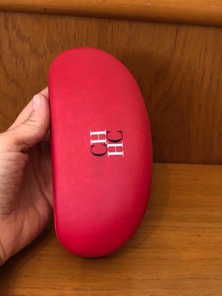 CAROLINA HERRERA gafas rojas y funda