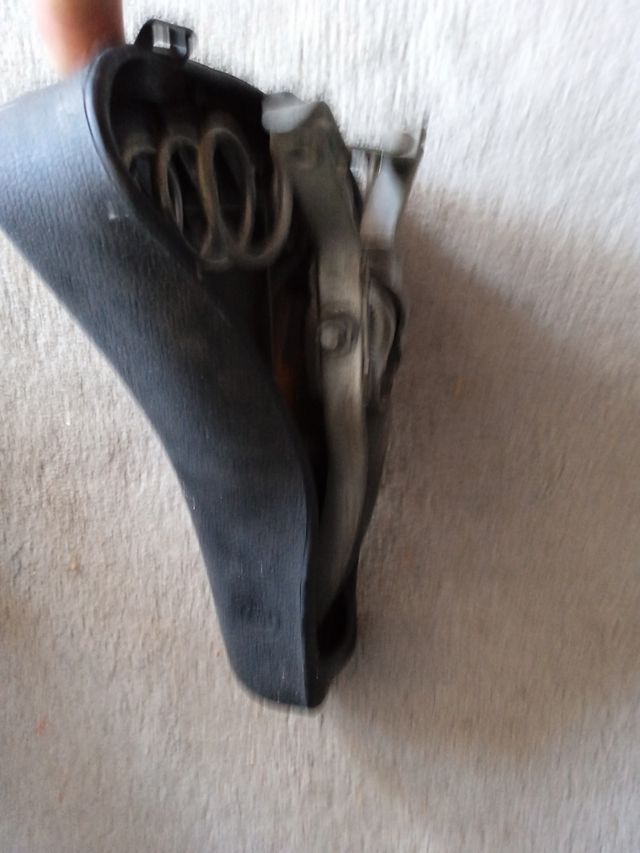 Sillín bici marca GES clásico con muelles