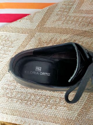Zapatos Gloria Ortiz negros