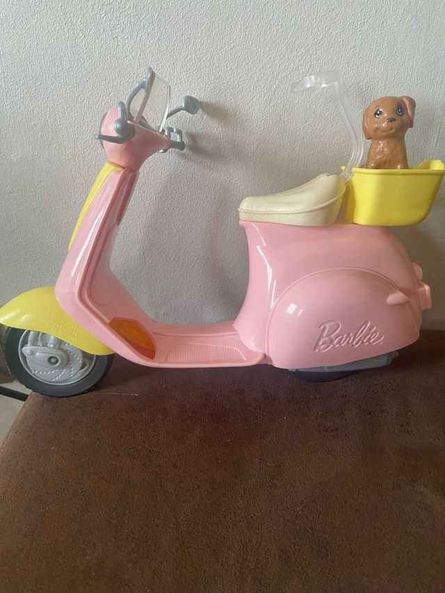 Moto Barbie con cesta y cachorro
