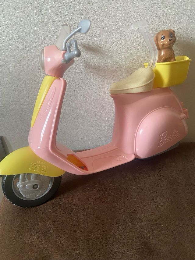 Moto Barbie con cesta y cachorro
