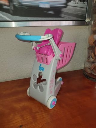 Carrito porta bebé y caja registradora para Nancy.