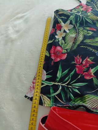 Conjunto chica talla 40 camisa y falda con cinturó